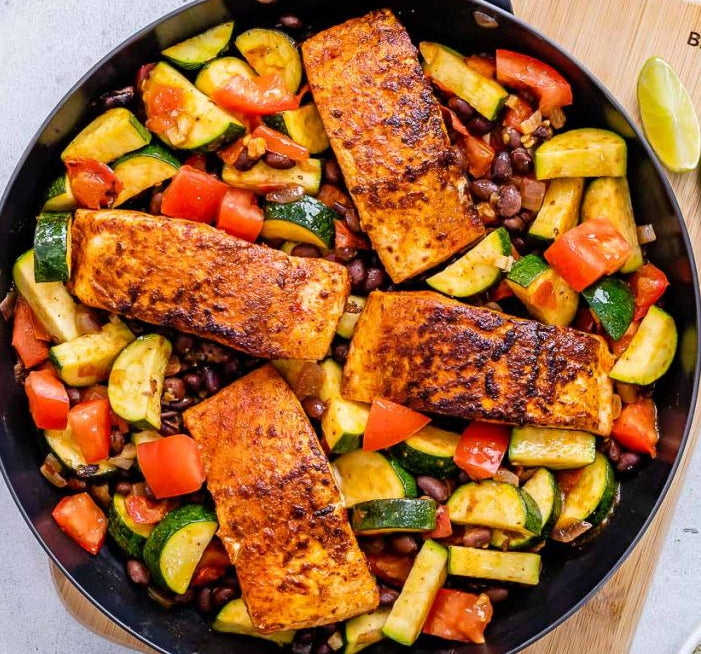 Fajita Salmon over Fresh Veggies, Sweet Potatoes & Black Beans