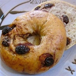 Cinnamon Raisin Protein Bagel